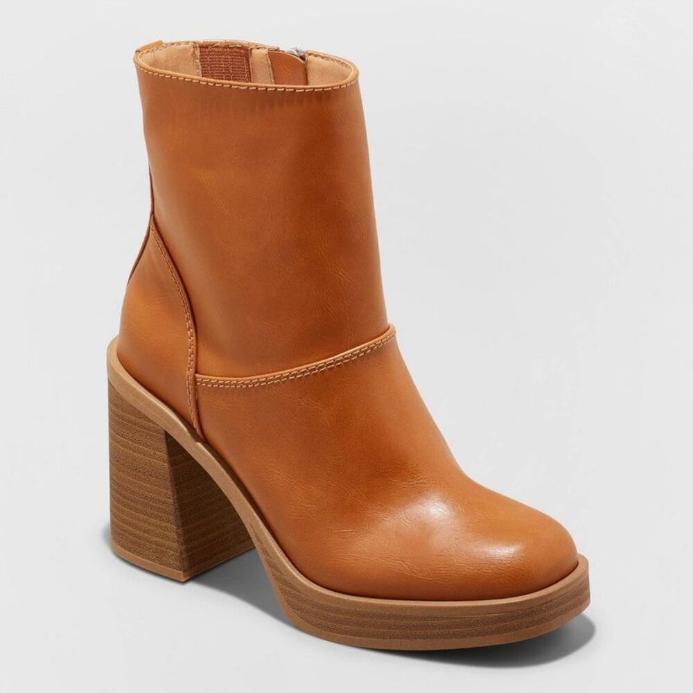 NEW Women's Olly Platform Boots - Universal Thread Cognac 8.5